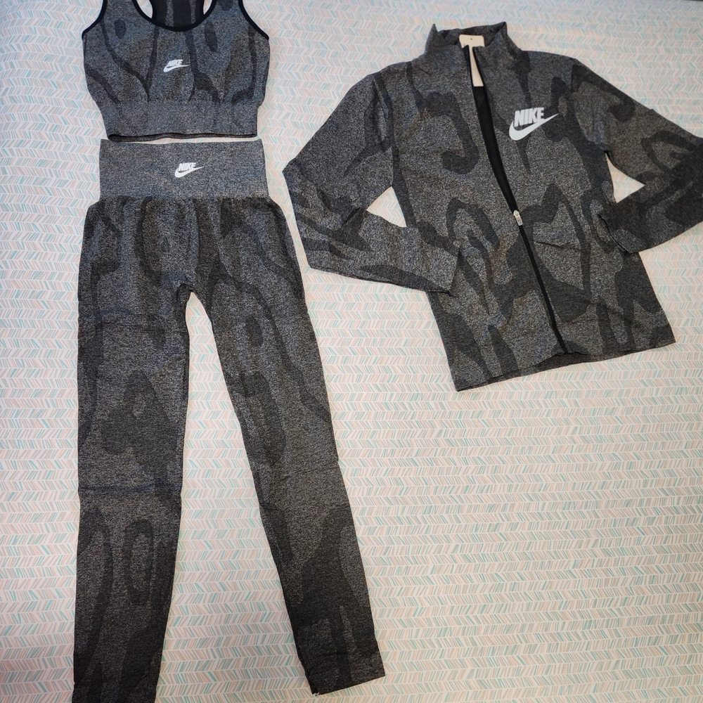 Nike Black and Gray Athletic Set 3pcs